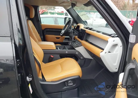 2024 Land Rover Defender 130 P400 S z USA, uszkodzony, nr VIN SALEJFEU4R2282977